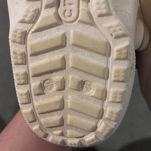 Fluffy crocs - Picture 3 of 4